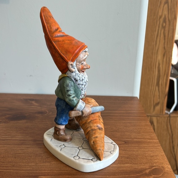 Goebel: Robby the Vegetarian—Well 501 Vintage Gnome w/Carrot. 1970. - Picture 4 of 6